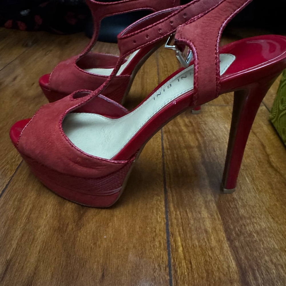 Gianni Bini Elegant Red High Heels